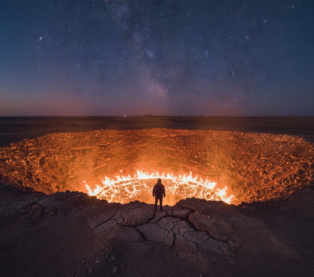 Image of the Darvaza Gas Crater at night